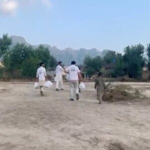 pakistandaki sel felaketi ihhdan yardim ZzegDPeB