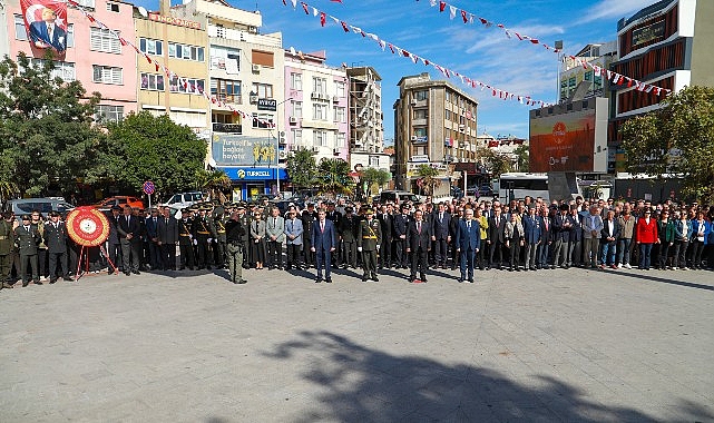 29 ekim cumhuriyet bayrami celenk toreni yapildi CM5zwuF1.jpg