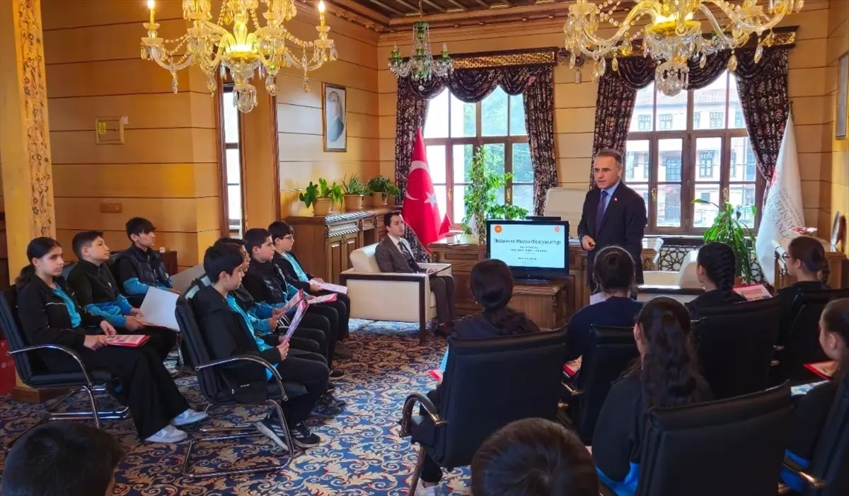 ortaokul ogrencilerine medya okuryazarligi egitimi ND6sliiP.jpg