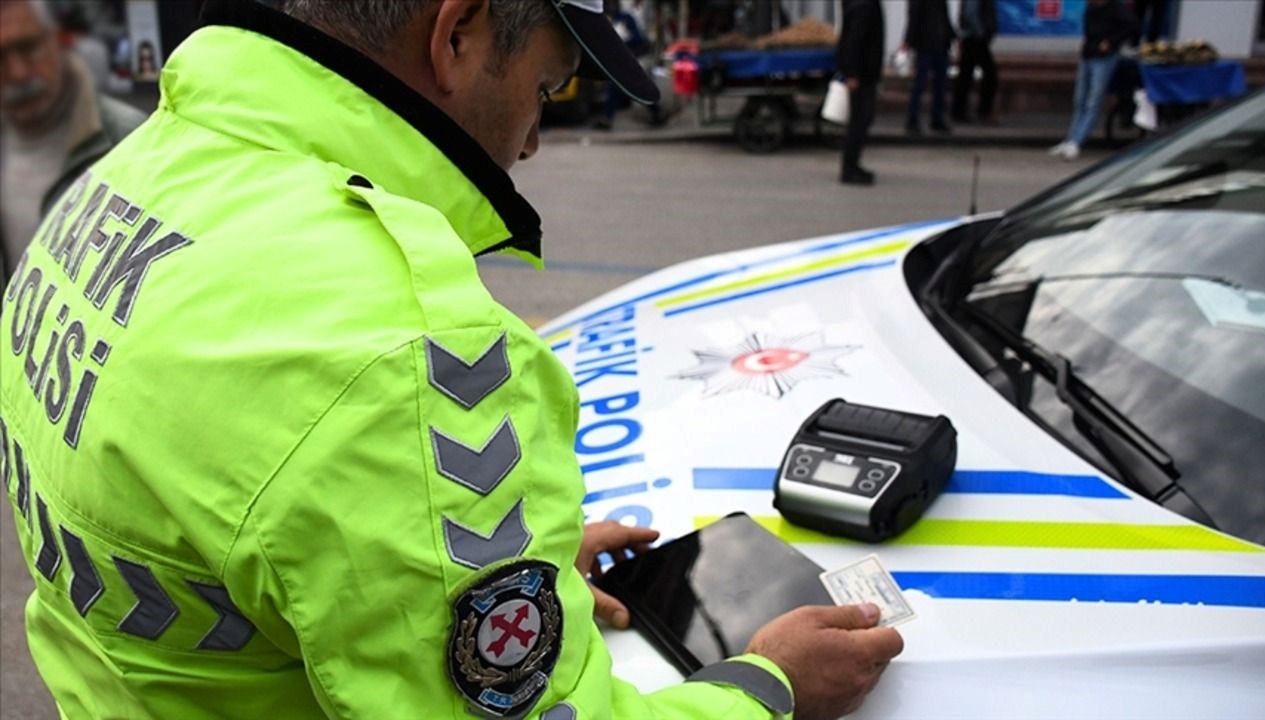 samsunda ehliyetsiz surucu polise carpip kacti SHjxtGVd.jpg