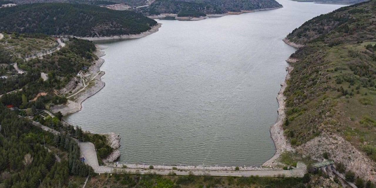 Nisan Yağışları Ankara Barajlarının Durumunu İyileştirdi: Umut ve Endişe Yan Yana